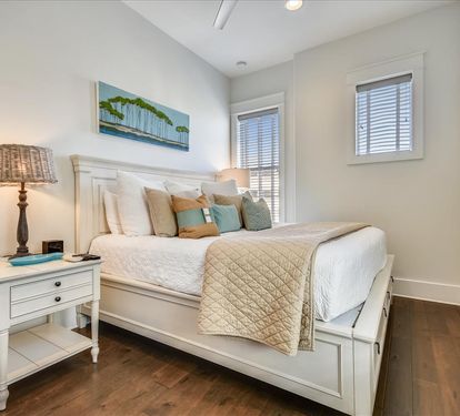 3rd Floor Guest Bedroom - King Size Bed