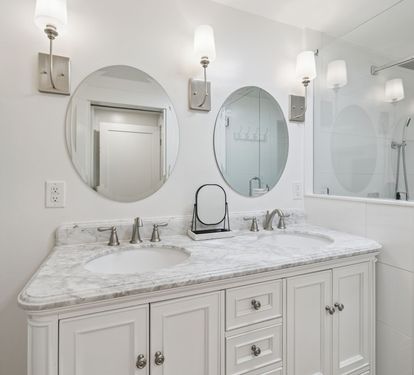 Primary King En-Suite - Dual Vanities