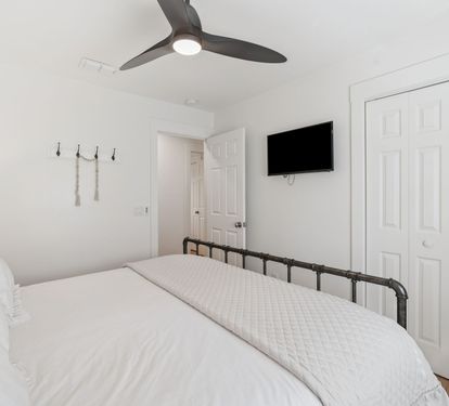 King Guest Suite - Equipped with a Flat-Screen TV