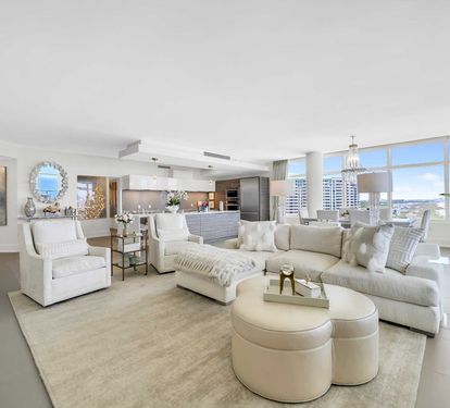 Destin Condo directly on the beach 2600 sq feet living space