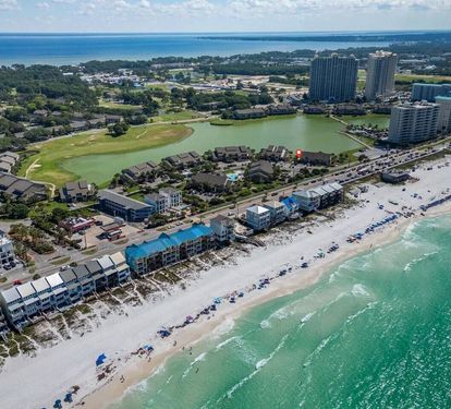 Steps to the beach and restaurants.