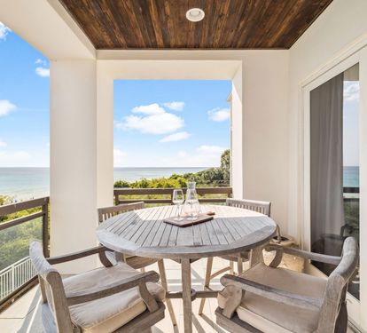 Gulf-Front Balcony with Al Fresco Dining for 4