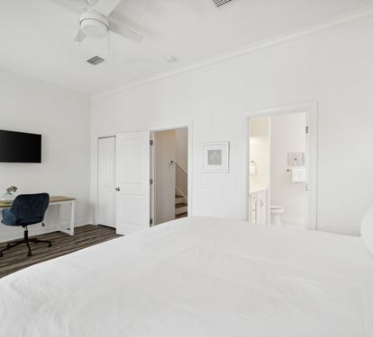 2nd Floor Primary Suite - King Bed