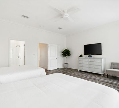 2nd Floor Queen Guest Suite - Two Queens