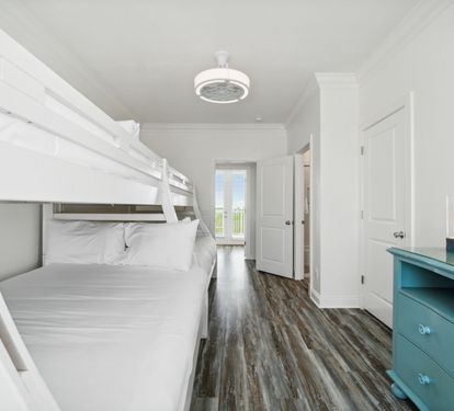 3rd Floor - Bunk Room - 2 Twin over Fulls