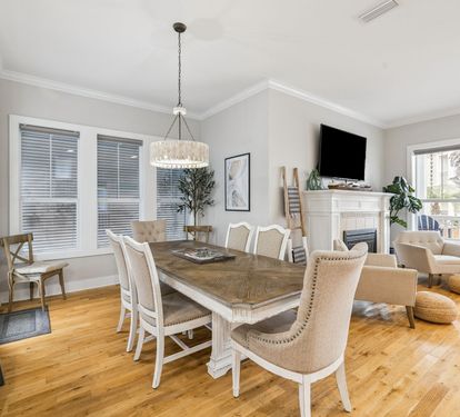 Dining Area with Seating for 6