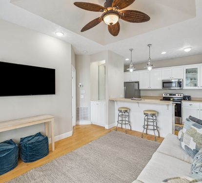 Spacious Living & Kitchen Area!