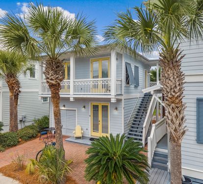 Book Your Next 30A Escape at 'Tram-on-Time Carriage House' Today!