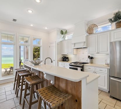 Fully Equipped Chef's Kitchen