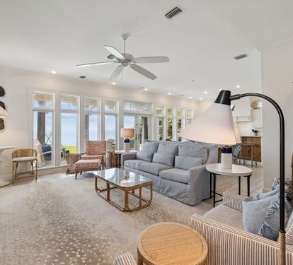 Well Appointment Living Area - Perfect for Gathering