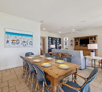 Dining Area with Seating for 8!