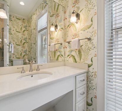 Primary King En-Suite - Single Vanity