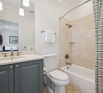 Full Guest En-Suite - Single Vanity & Shower/Tub Combo