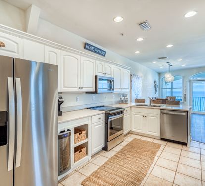 Kitchen - Supplied with Stainless Steel Appliances