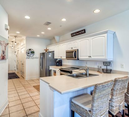 Dining - Additional Seating for Three at the Breakfast Bar