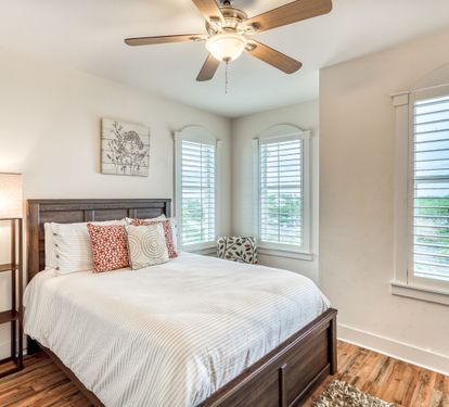 Guest Suite - Furnished with a Queen Size Bed