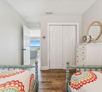 Guest Bedroom - Alternate View