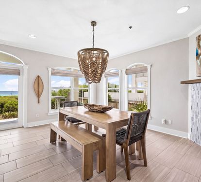 Dining Area with Seating for 6