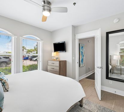King Guest Suite - Equipped with a Flat-Screen TV