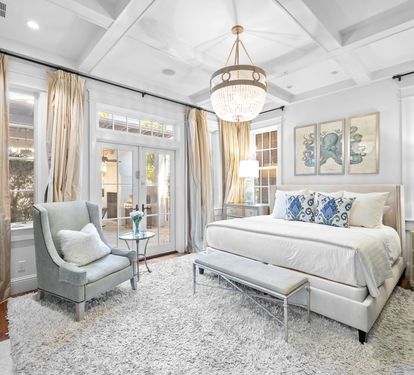 1st Floor Primary Suite - Large King Suite