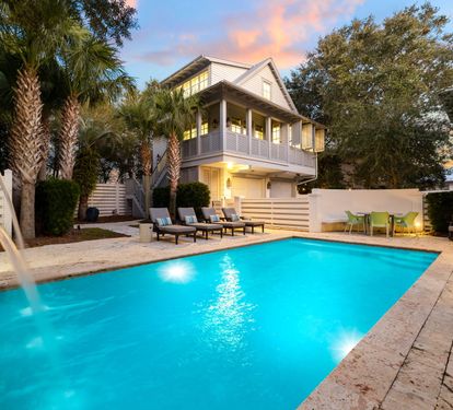 Seperate Carriage House - Property Books as One