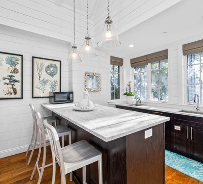 Carriage House Kitchen - Equipped with a Mini Fridge & Stove Top