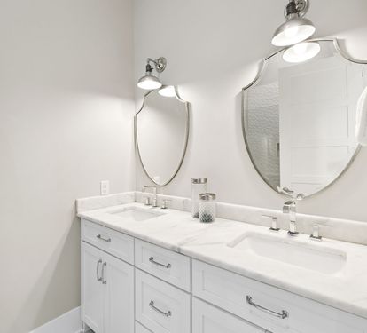 Primary King En-Suite - Dual Vanities