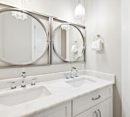 Family En-Suite - Dual Vanities