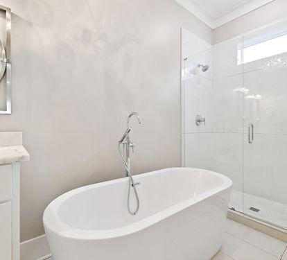 Primary King En-Suite - Soaking Tub & Walk-In Shower