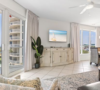 Living Area with Gulf Views and Flat Screen TV