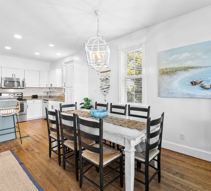Dining Area with Seating for 8