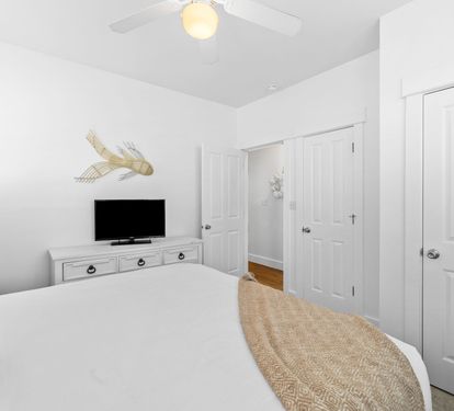 King Guest Suite - Equipped with a Flat-Screen TV