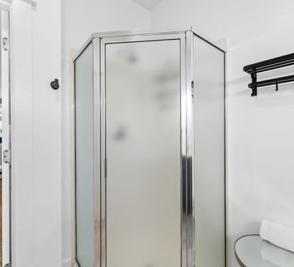 King Guest Bathroom - Enclosed Walk-In Shower