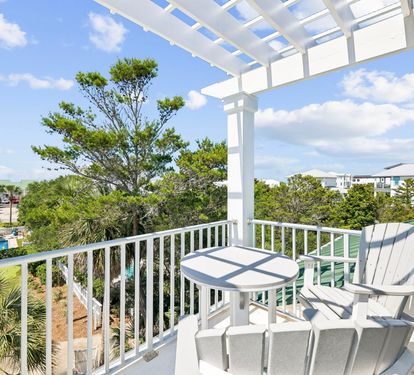 Enjoy Evening Cocktails on the 3rd Floor Balcony!