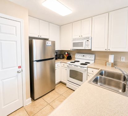 Lighthouse 1710 Kitchen
