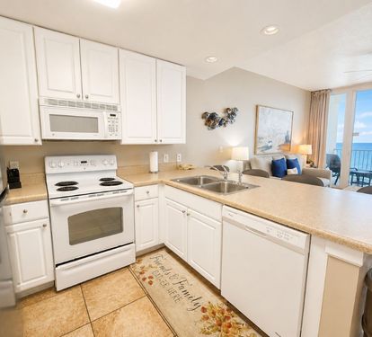 Lighthouse 1710 Kitchen