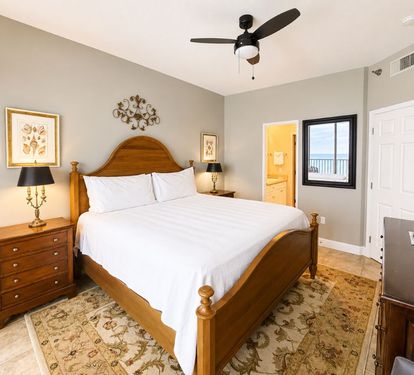 Lighthouse 1710 Primary Bedroom with King
