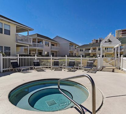 Hot Tub at Sandpiper Cove 