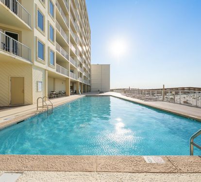 Boardwalk Outdoor Pool