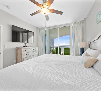 Lighthouse 515 Primary Bedroom with King Bed