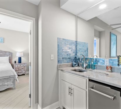 Lighthouse 515 Wet Bar