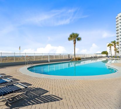 3 Lighthouse Outdoor Pool