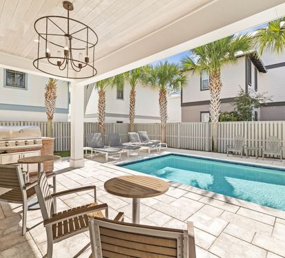 Pool Deck - Garnished with a Gas Grill