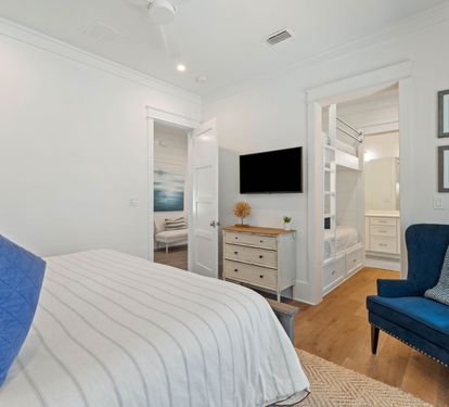 Family Suite - Twin Bunks & Flat-Screen TV