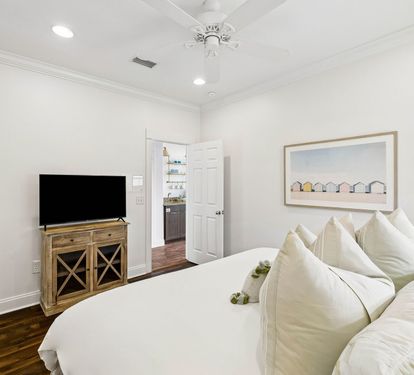 King Guest Suite - Equipped with a Flat-Screen TV