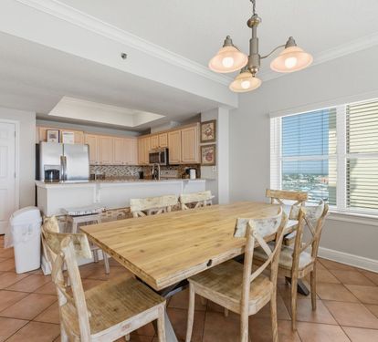 Crystal Shores West 601 Dining