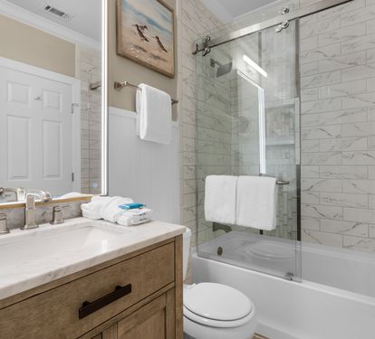 Bathroom 2 with tub and shower combo