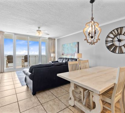 6 Colonnades 1202 Dining