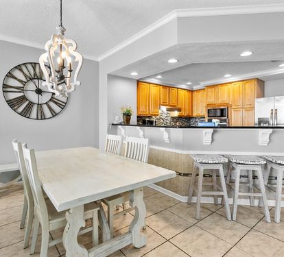 7 Colonnades 1202 Dining