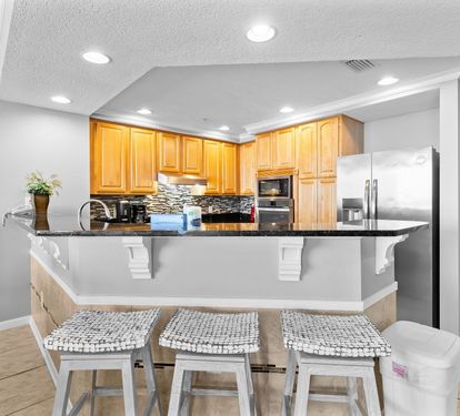 8 Colonnades 1202 Kitchen